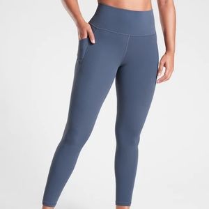 Athleta Salutation Stash Pocket 7/8 Tight